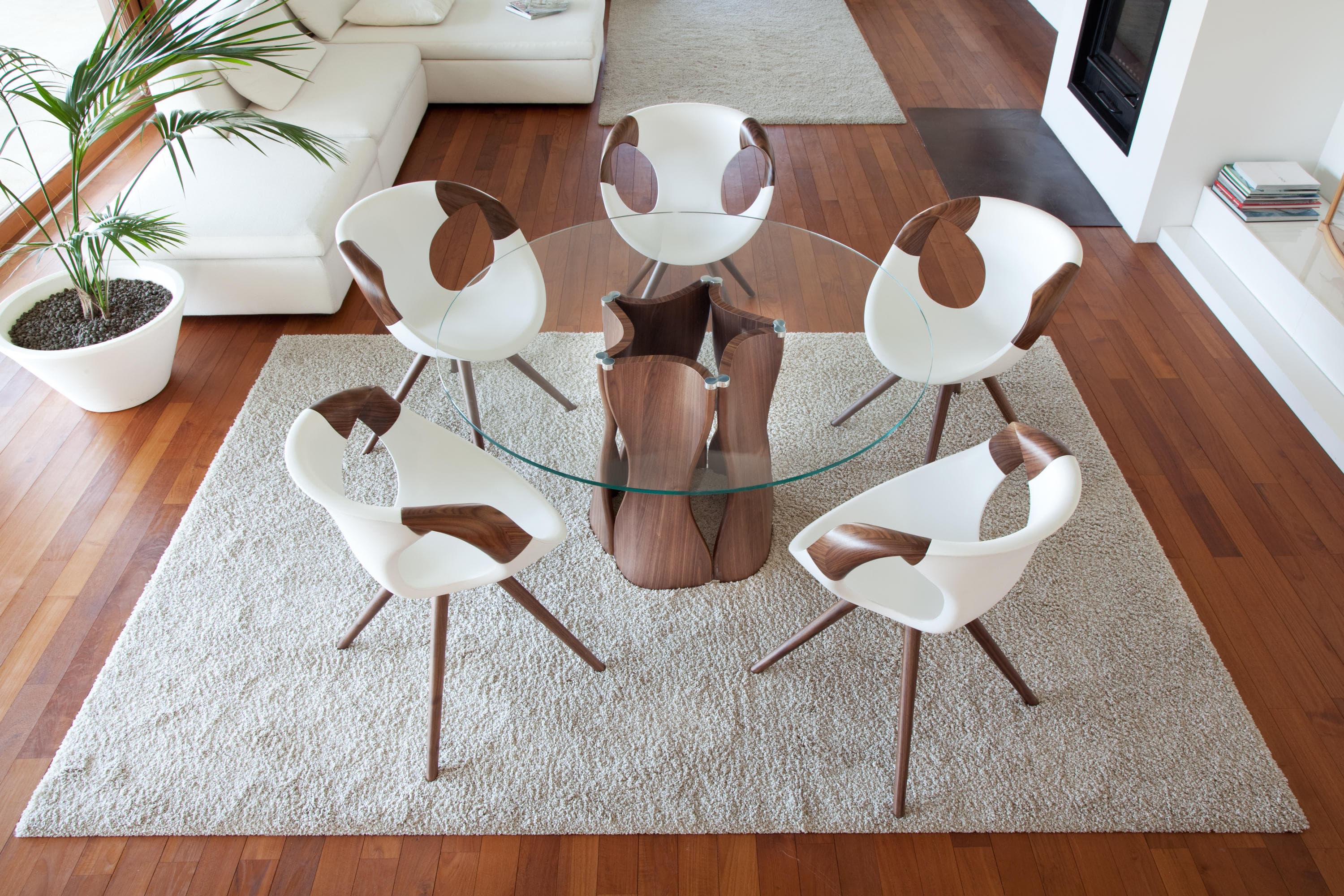 MAC S TABLE
