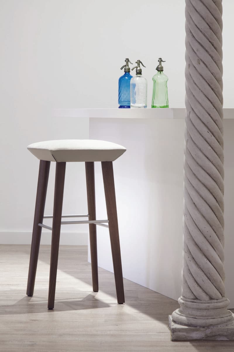 BERET STOOL