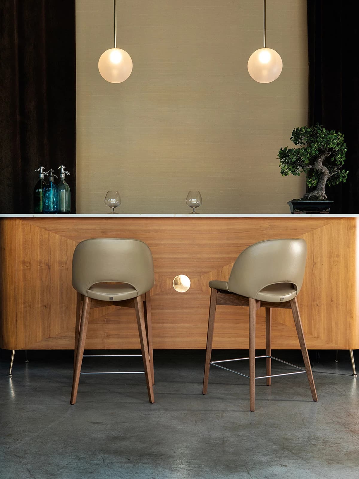 BEETLE BARSTOOL