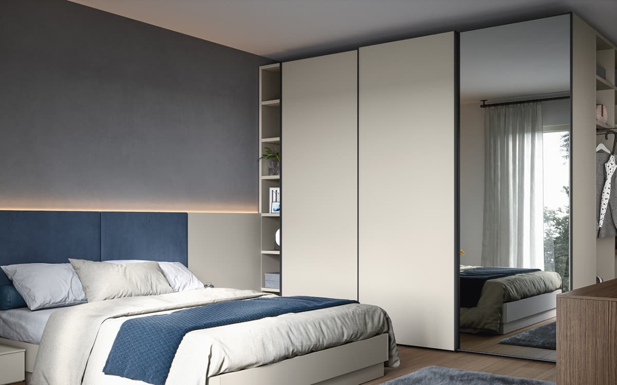 SLIDING DOOR